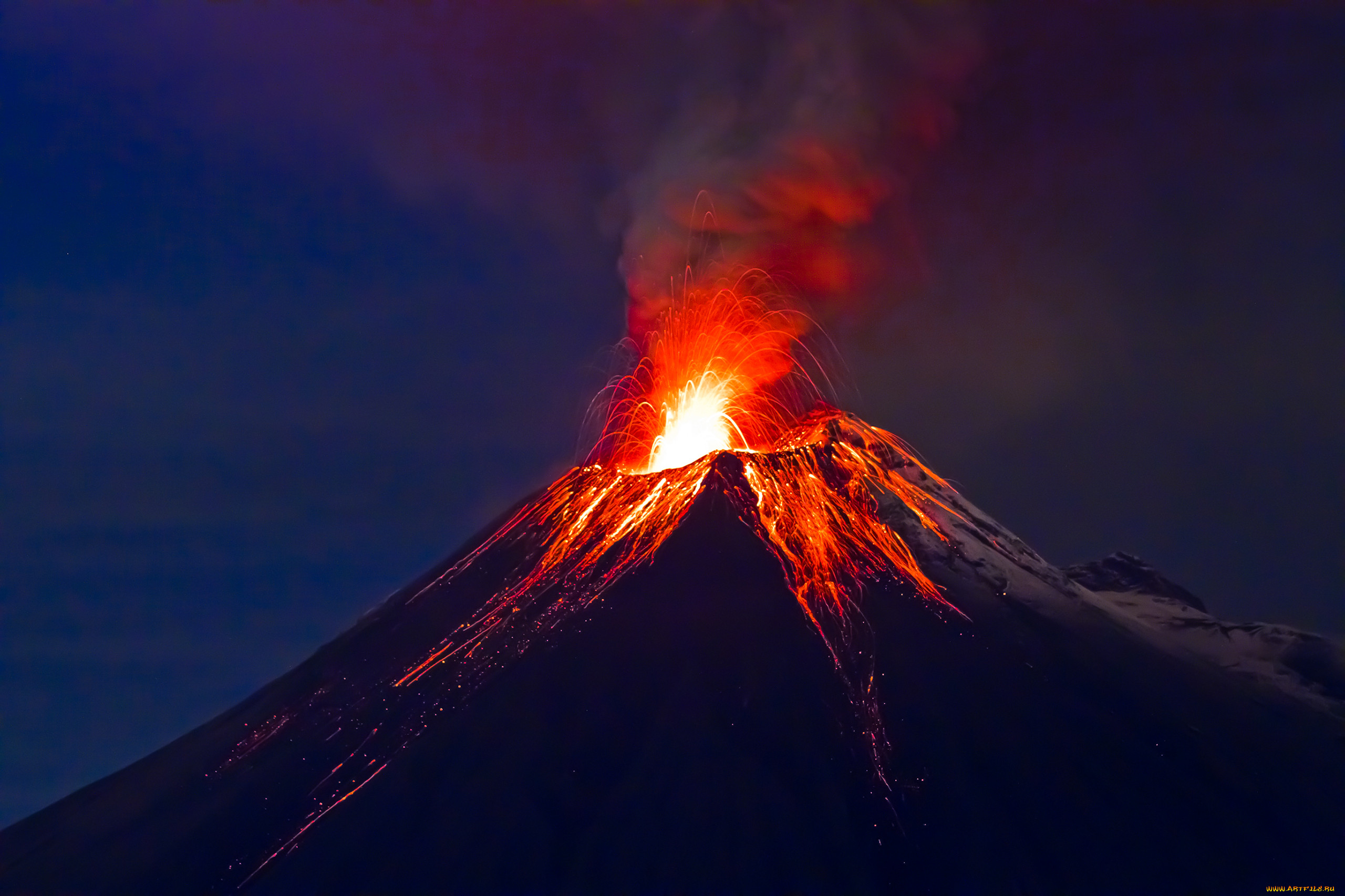 3 любых вулкана. Вулкан Фудзияма извержение. Вулкан Кракатау лава. Ключевская сопка, Этна, Фудзияма – это:. Вулкан Сакурадзима.